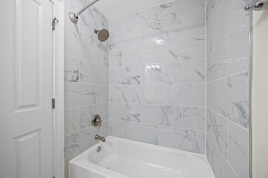 More Photos Of 5306-5320 Park Rd, Charlotte Apartments For Sale