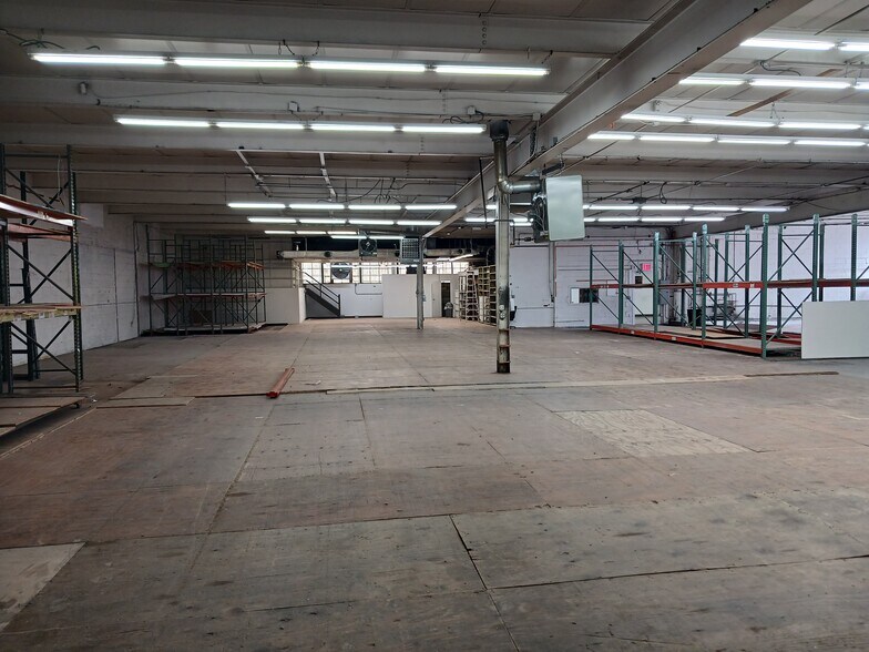 More Photos Of 2813 14th St, Long Island City Warehouse For Lease