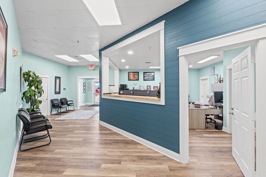 More Photos Of 5420 Hickory St, Panama City Office For Sale