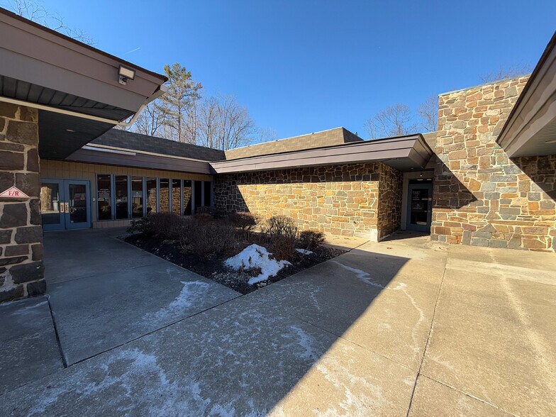 More Photos Of 339 N Route 73, Berlin Medical For Lease