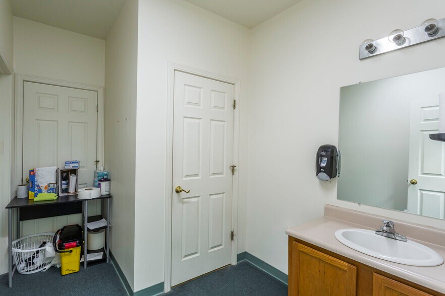 More Photos Of 1947 Medical Ave, Harrisonburg Medical For Lease
