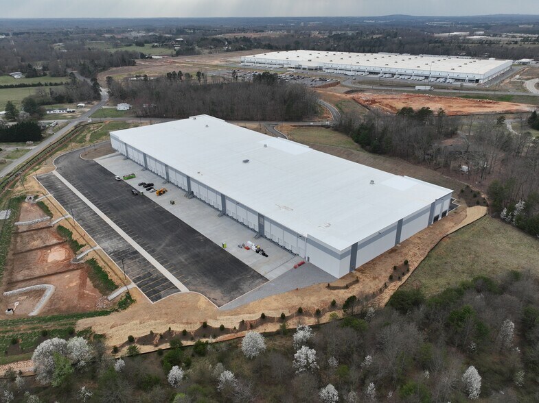 More Photos Of 891 Deyoung Rd, Greer Warehouse For Lease