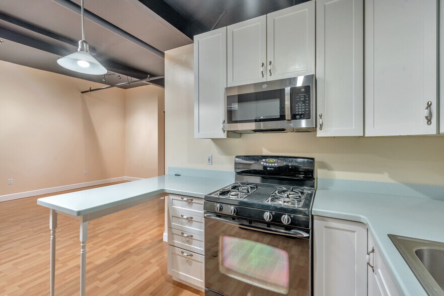 More Photos Of 74 Digital Dr, Novato Warehouse For Sale