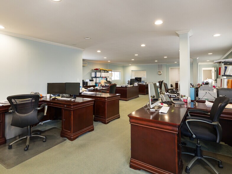 More Photos Of 4701 W Imperial Hwy, Inglewood Loft Creative Space For Sale