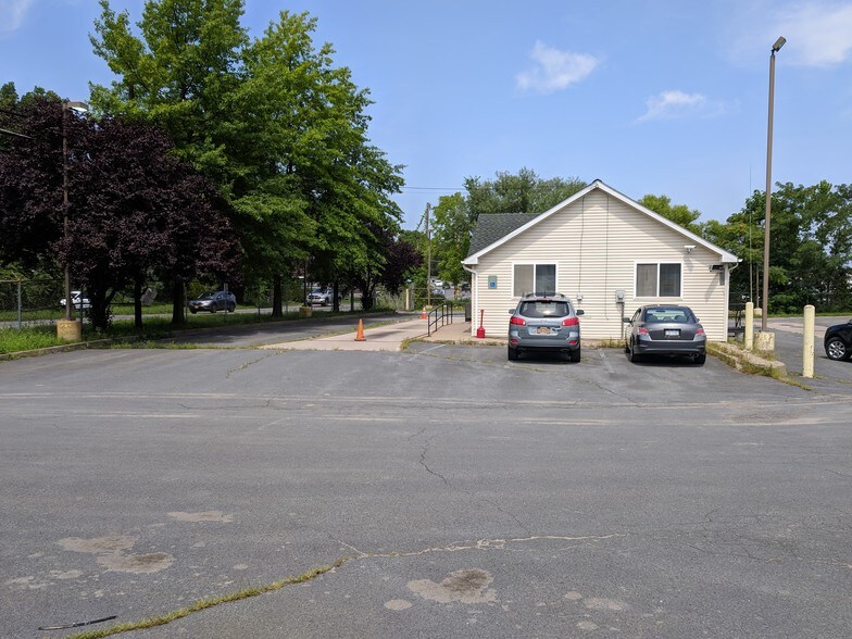 More Photos Of 1106 River Rd, New Windsor Township Warehouse For Sale