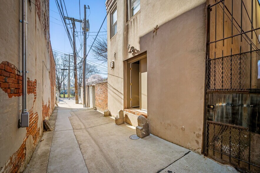 More Photos Of 1637 E Baltimore St, Baltimore Office Residential For Sale