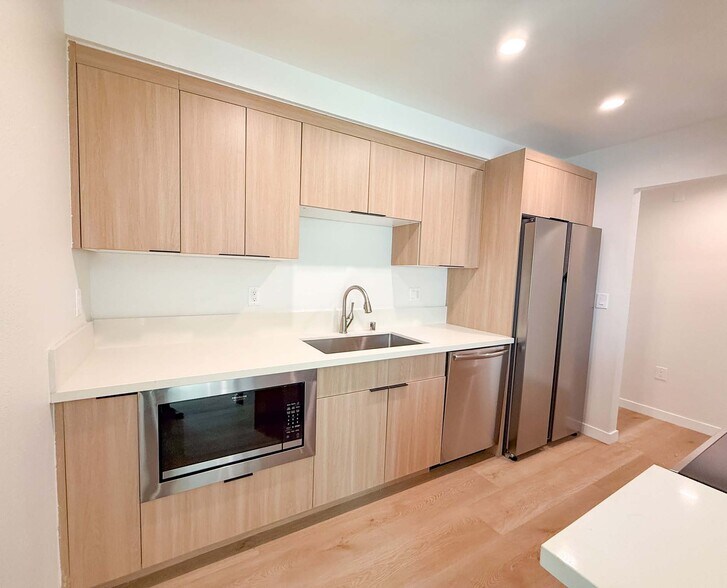 More Photos Of 1302 Amethyst St, Redondo Beach Apartments For Sale
