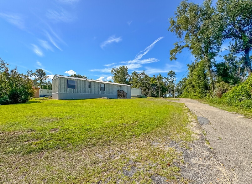 More Photos Of 1624 Pine Straw Trl, Tallahassee Manufactured Housing Mobile Home Park For Sale