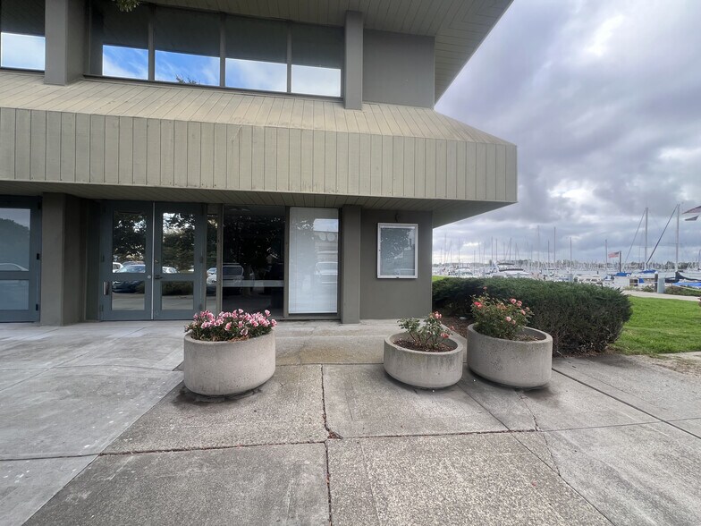 More Photos Of 11 Embarcadero West, Oakland Office For Lease