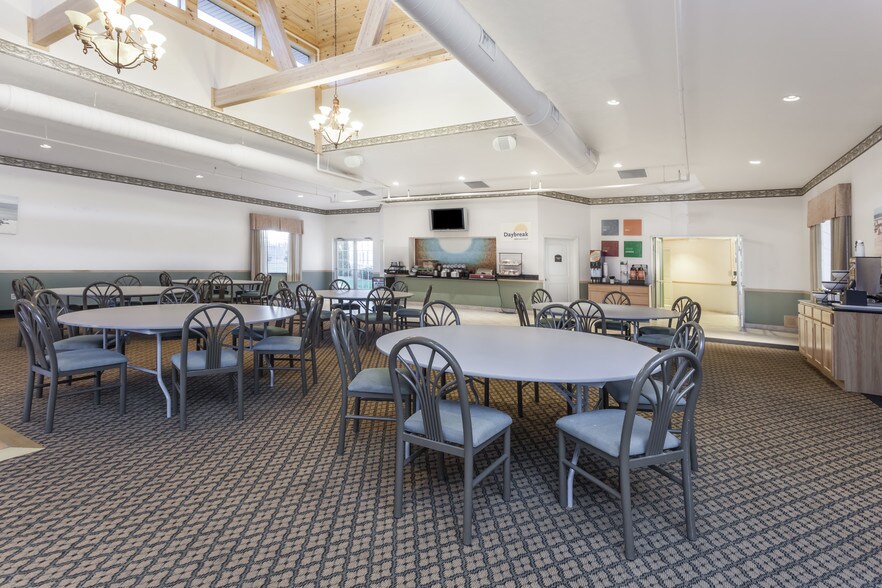 More Photos Of 7576 S Pere Marquette Hwy, Pentwater Hotel For Sale