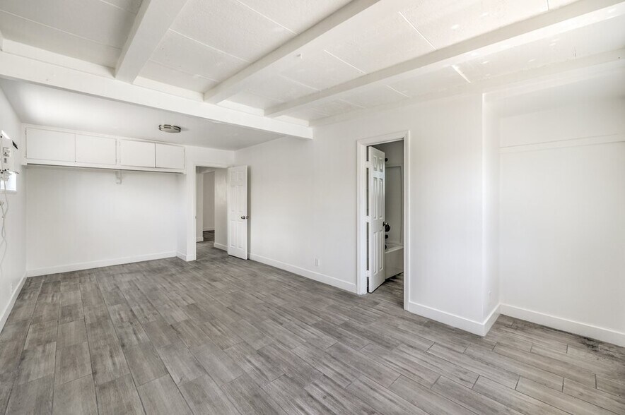 More Photos Of 119 W New York Ave, Las Vegas Apartments For Sale