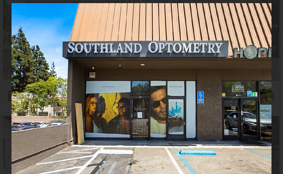 More Photos Of 11935-11945 Ventura Blvd, Studio City Storefront For Lease