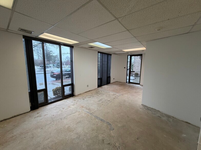 More Photos Of 475 Main St, Farmingdale Medical For Sale
