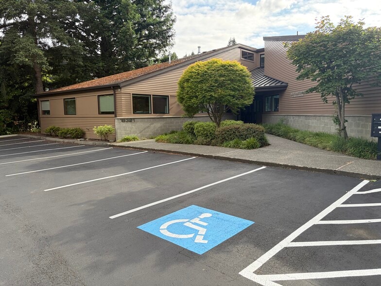 Primary Photo Of 18321 NE 98th Ave, Bothell Medical For Lease