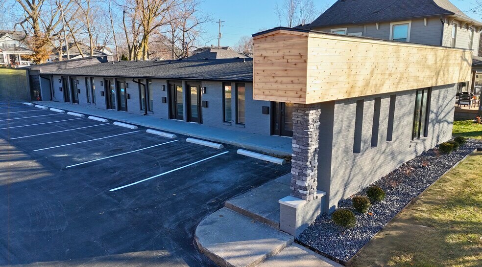 More Photos Of 231 S Rangeline Rd, Carmel Loft Creative Space For Lease