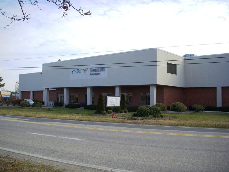 Primary Photo Of 807 Woods Rd, Cambridge Manufacturing For Lease