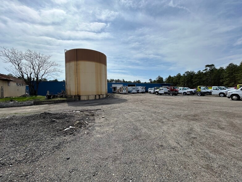 More Photos Of 2444 Ridgeway Blvd, Manchester Warehouse For Lease