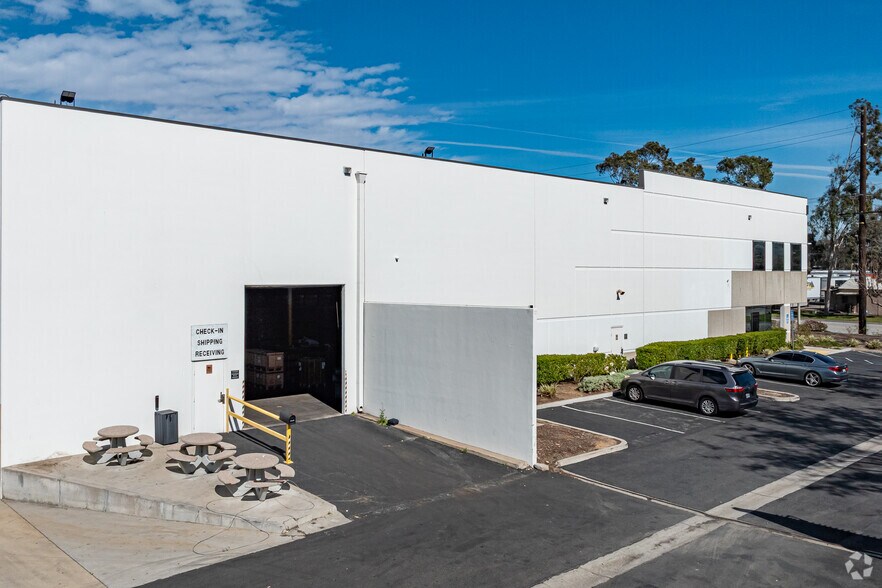 More Photos Of 10660 Mulberry Ave, Fontana Warehouse For Lease
