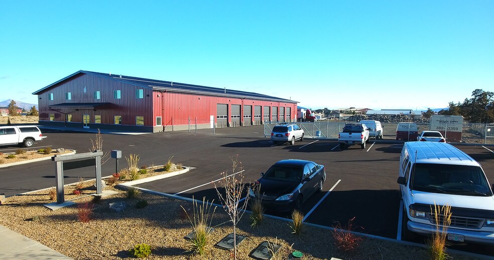 More Photos Of 4620 SW 23rd St, Redmond Warehouse For Lease