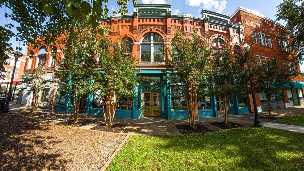 More Photos Of 8-12 Emory, Knoxville Office For Sale