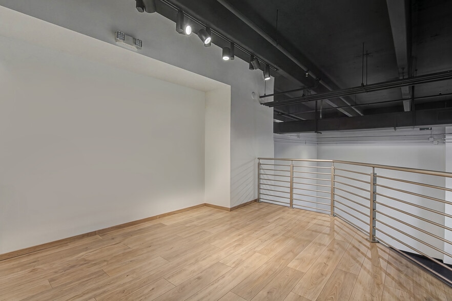 More Photos Of 6030 NW 102nd Ave, Doral Showroom For Sale