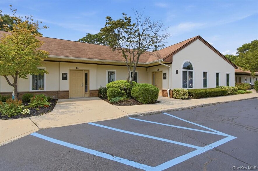 Primary Photo Of 5225 Nesconset Hwy, Port Jefferson Station Medical For Lease