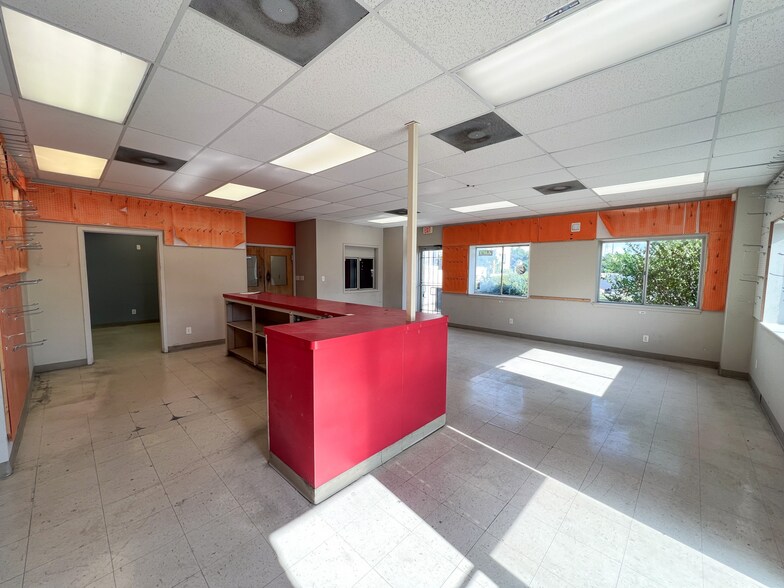 More Photos Of 13403 Western Oak Dr, Helotes Warehouse For Lease