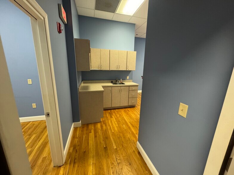 More Photos Of 236 W Main St, Danville Office For Lease