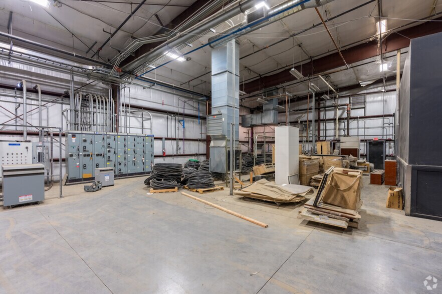 More Photos Of 71722 E Columbia Ave, Boardman Industrial For Sale