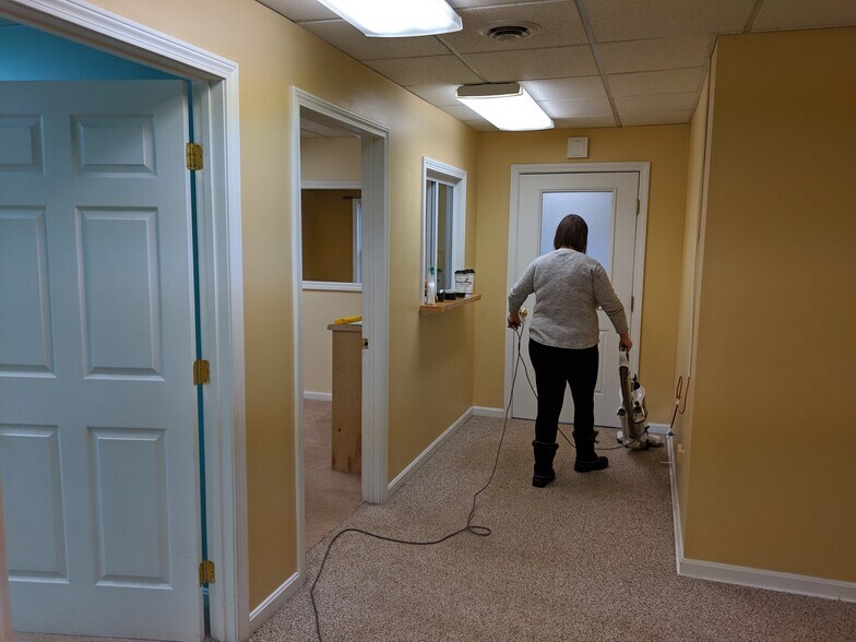 More Photos Of 42 Dover Point Rd, Dover Office For Lease