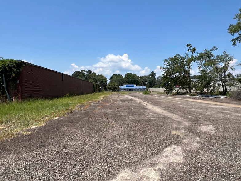 More Photos Of 3649 Main Hwy, Bamberg Distribution For Sale