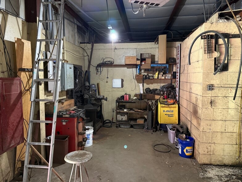 More Photos Of 321 Williamsburg County hwy, Kingstree Warehouse For Sale