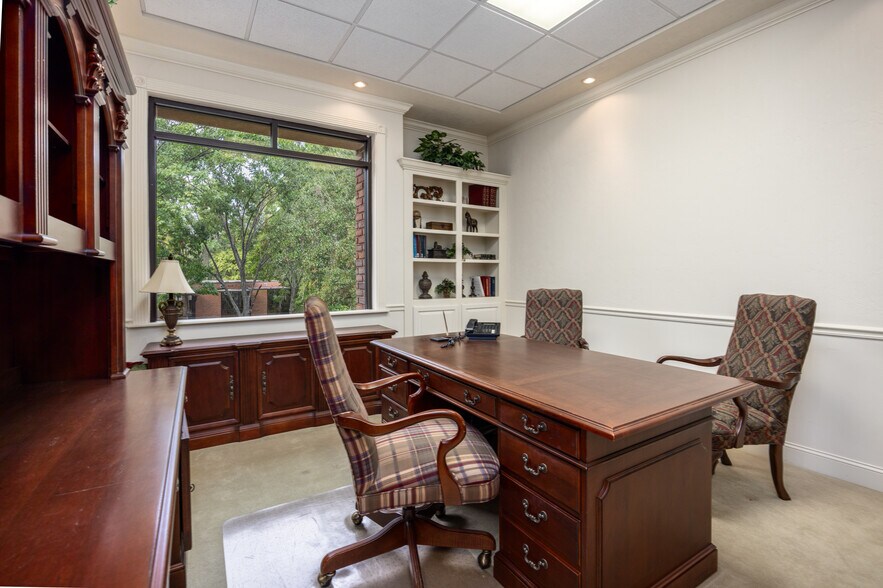 More Photos Of 2750 NW 43rd St, Gainesville Office For Lease