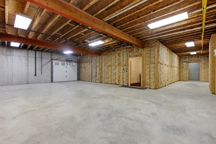 More Photos Of 267 Stinson Dr, Clinton Specialty For Sale