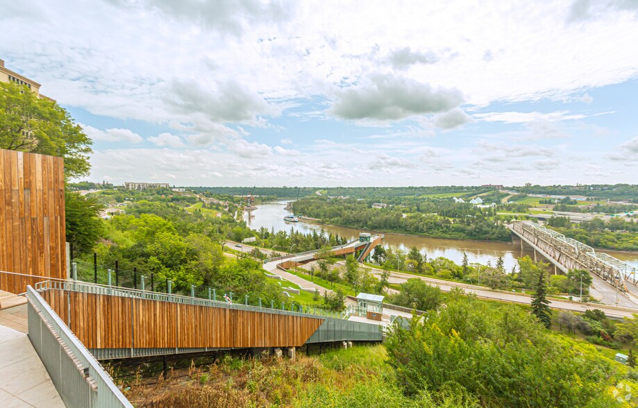 More Photos Of 10020 100th St NW, Edmonton Office For Lease