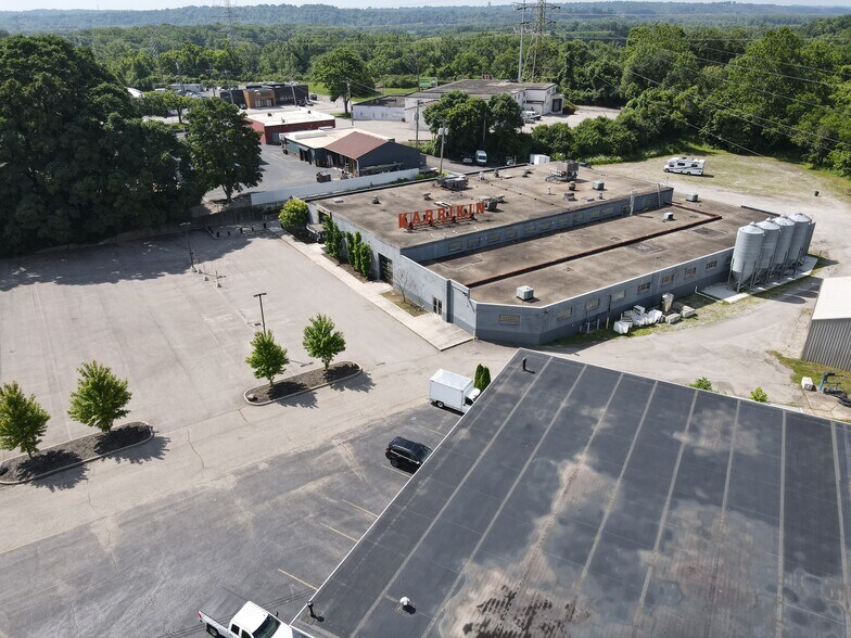 More Photos Of 3717 Jonlen Dr, Fairfax Flex For Lease