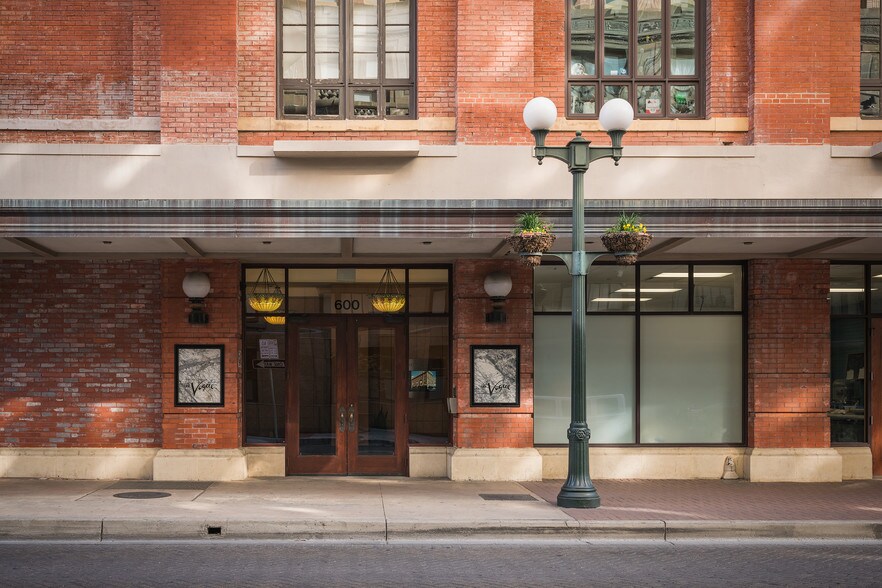 More Photos Of 600 Navarro St, San Antonio Office For Sale