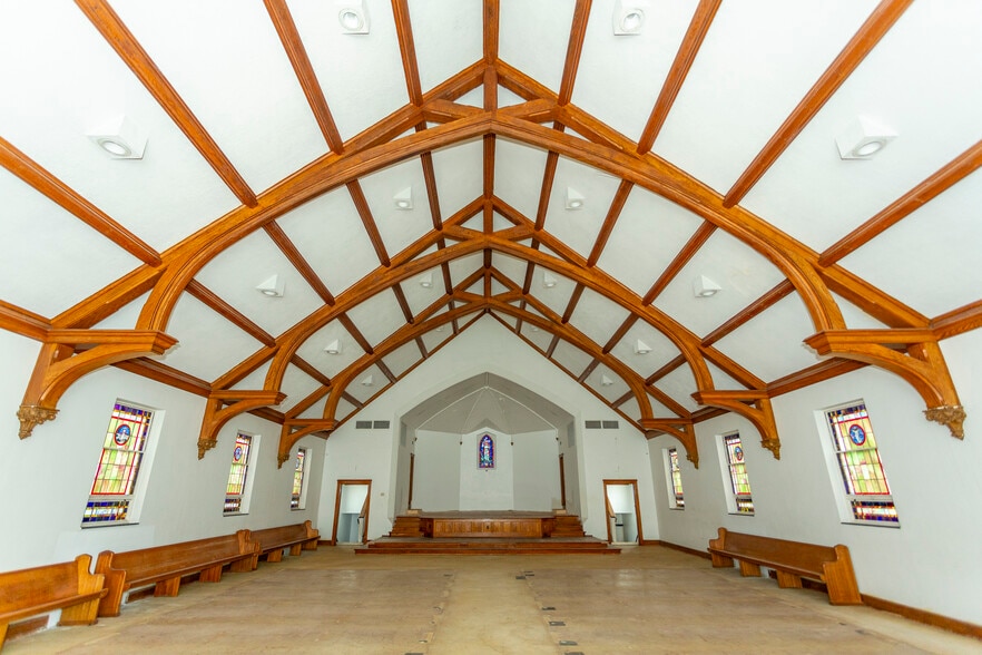 More Photos Of 2001 Avenue Z, Birmingham Religious Facility For Sale