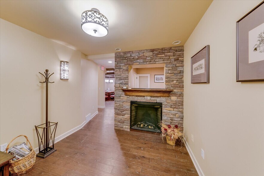 More Photos Of 55 Sullys Trl, Pittsford Office For Lease