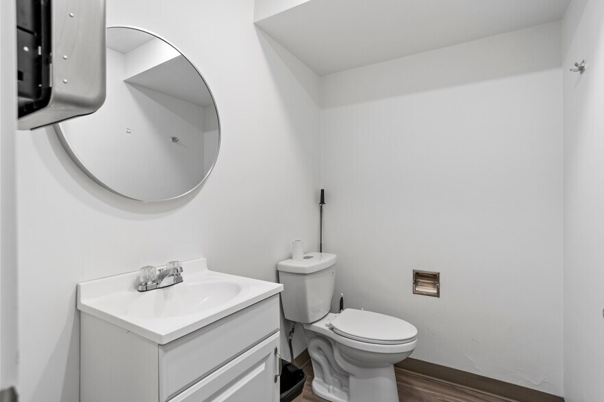 More Photos Of 611 W Columbia St, Pasco Office For Sale