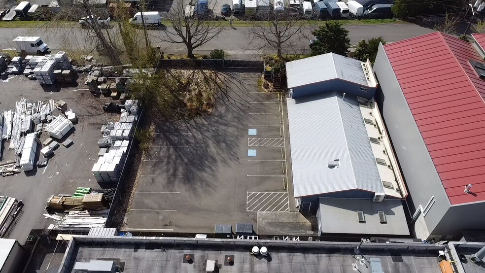 More Photos Of 720 8th Ave, Kirkland Flex For Sale