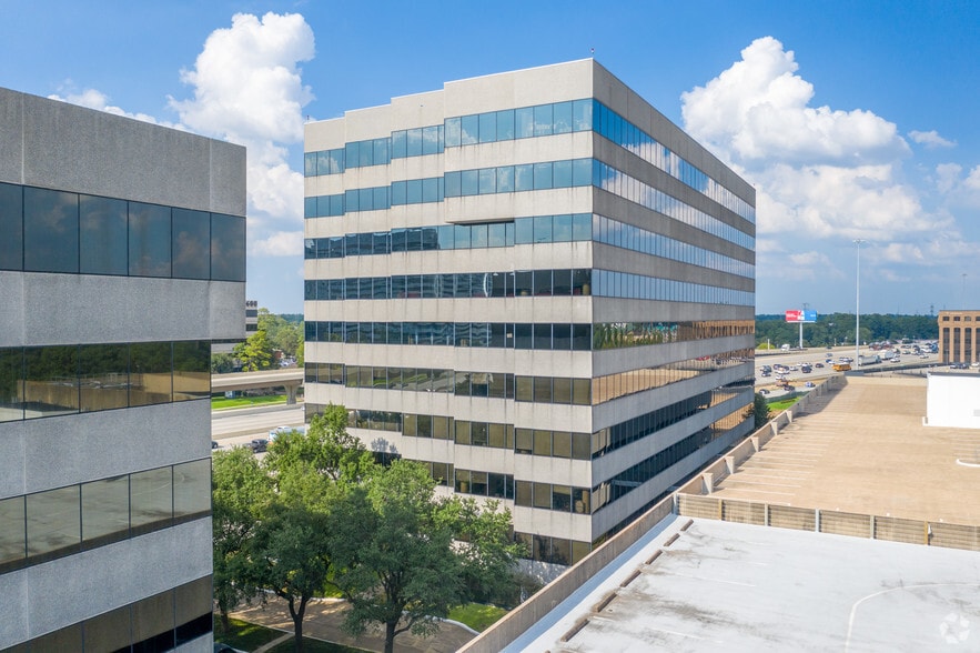 More Photos Of 2707 N Loop W, Houston Office For Lease
