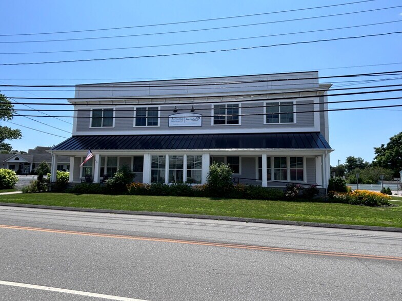 More Photos Of 56 Williams Ave, Mystic Office Residential For Sale