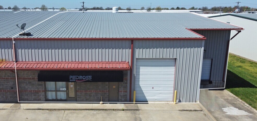 More Photos Of 413 Albano Dr, Springdale Warehouse For Lease