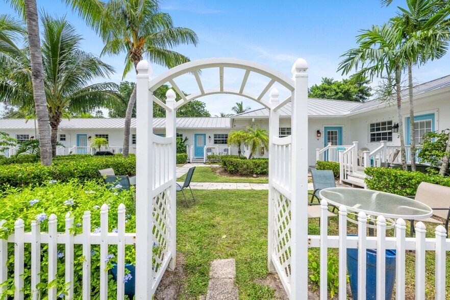 More Photos Of 2502 Tamarind Dr, Hutchinson Island Hotel For Sale
