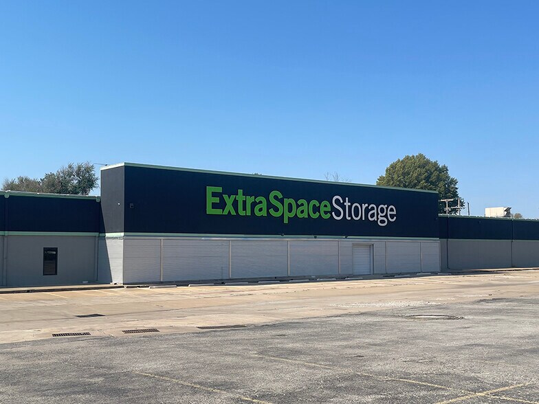 More Photos Of 708 W Kenosha St, Broken Arrow Self Storage For Sale
