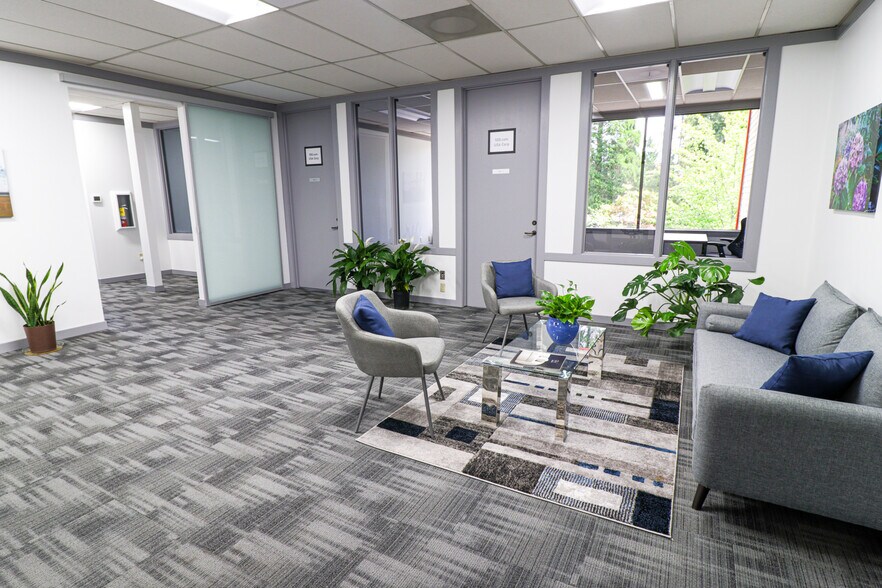 More Photos Of 2265 116th Ave NE, Bellevue Office For Lease