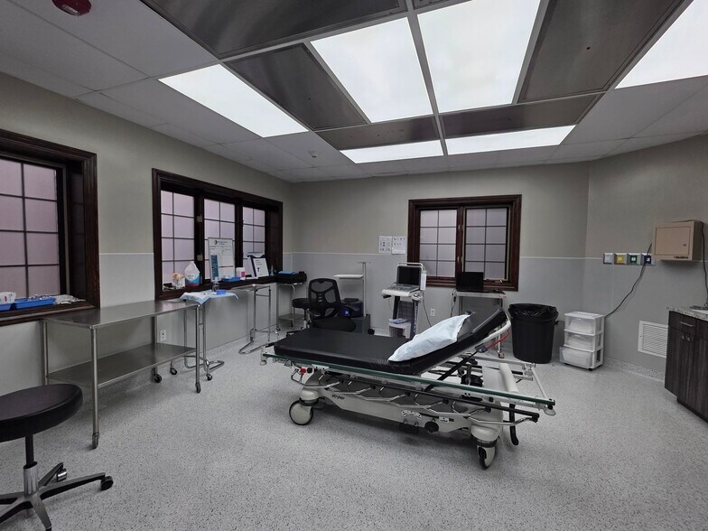 More Photos Of 16604 107th St, Orland Park Healthcare For Sale