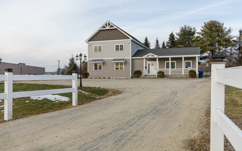 More Photos Of 6 Ames Plaza Ln, Walpole Office For Sale