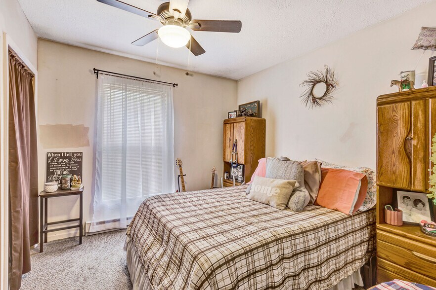 More Photos Of 207 W Funderburg Rd, Fairborn Apartments For Sale